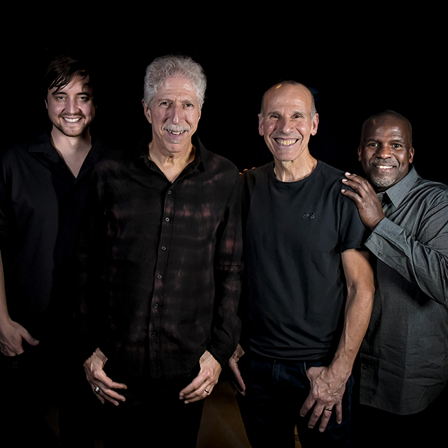 YELLOWJACKETS