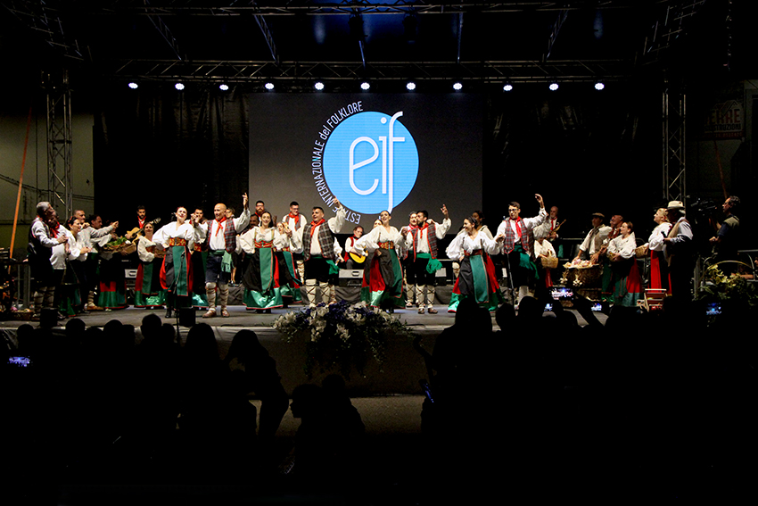 gruppo-folk-citta-di-castrovillari2_n.jpg